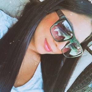 Meet your Posher, Carolina